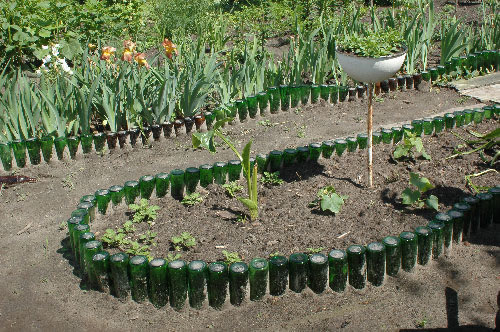 забор из  бутылок